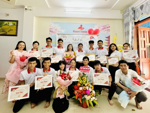 KHEN THƯỞNG HỌC VIÊN